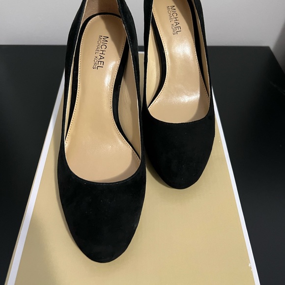 MK Michael Kors Ashby Flex heels pumps, size US 5, New - Picture 6 of 9